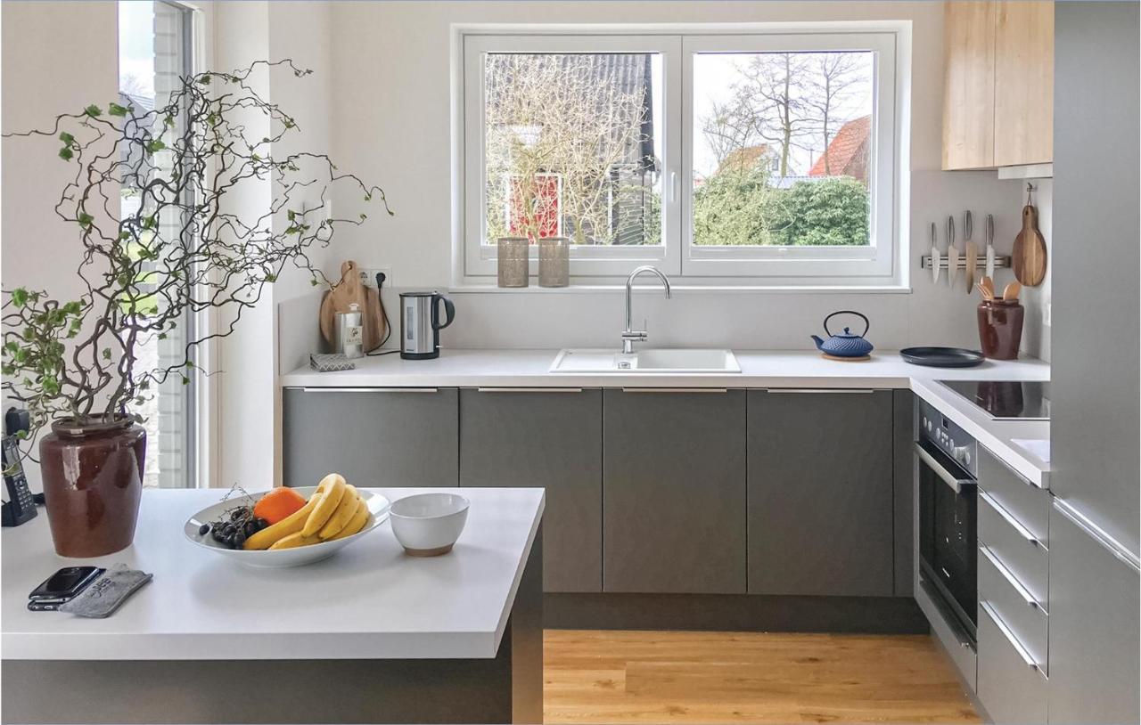 Awesome Home In Lembruch-Duemmer See With Kitchen Eksteriør bilde