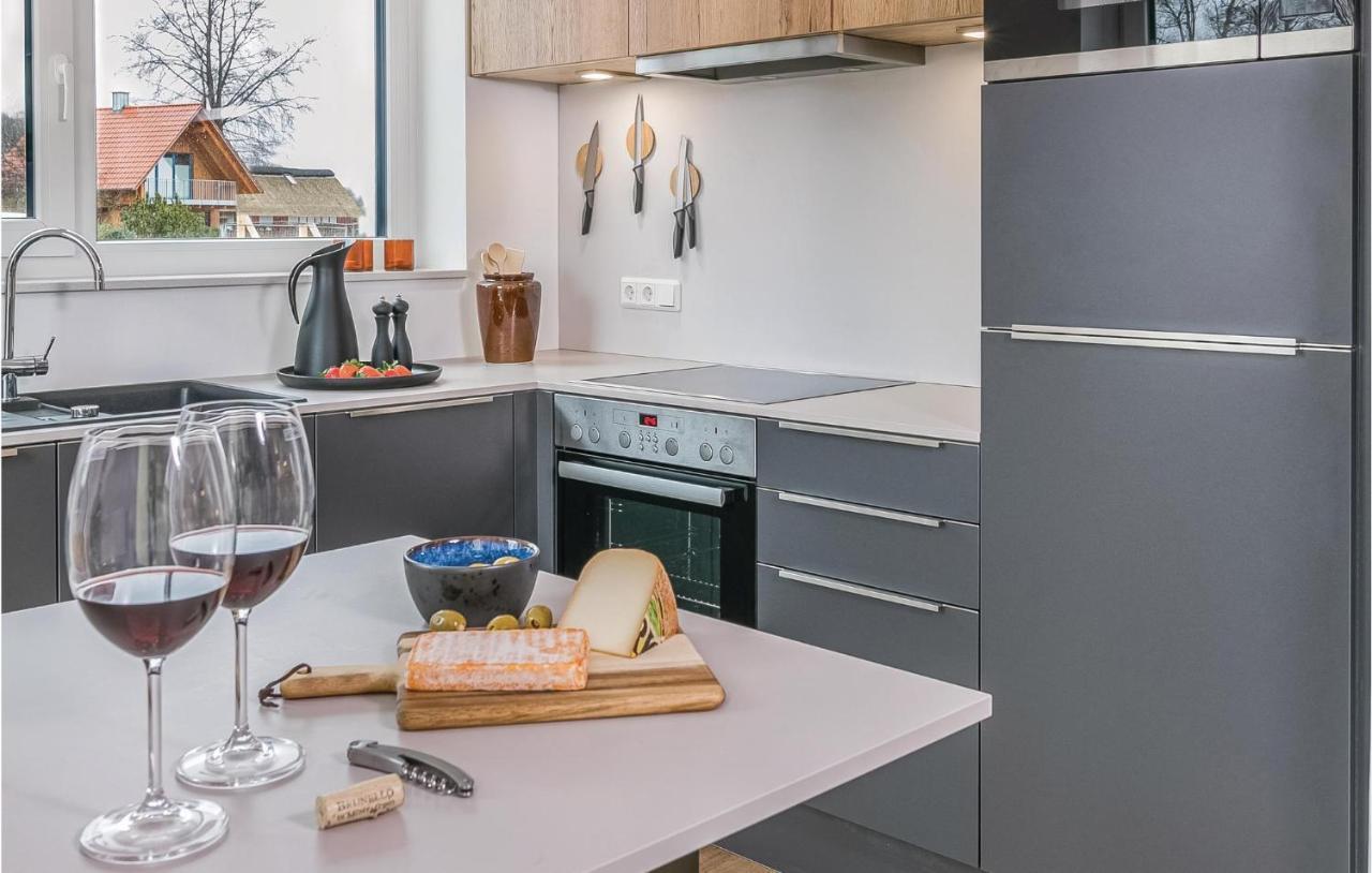 Awesome Home In Lembruch-Duemmer See With Kitchen Eksteriør bilde