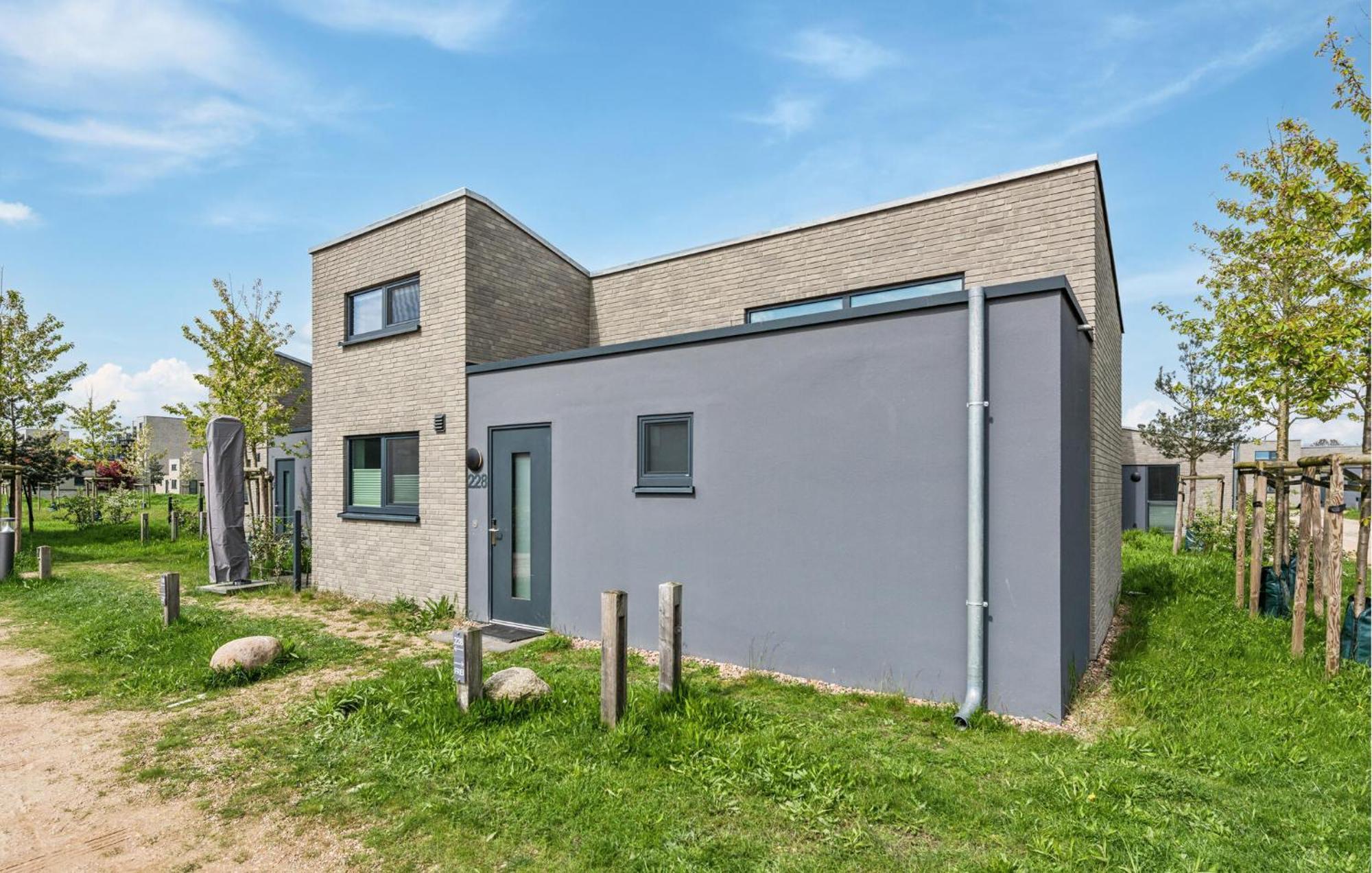 Awesome Home In Lembruch-Duemmer See With Kitchen Eksteriør bilde