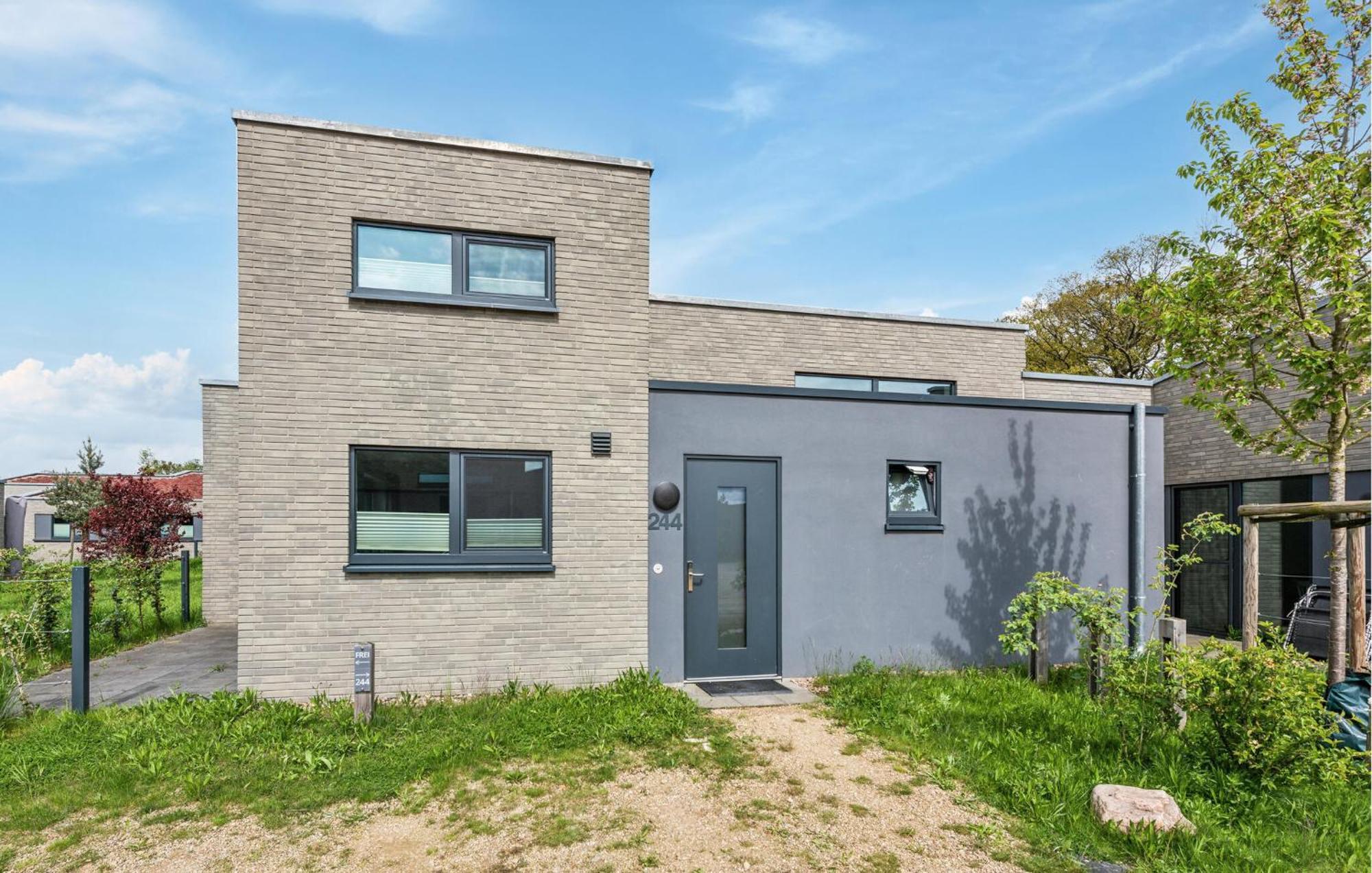 Awesome Home In Lembruch-Duemmer See With Kitchen Eksteriør bilde