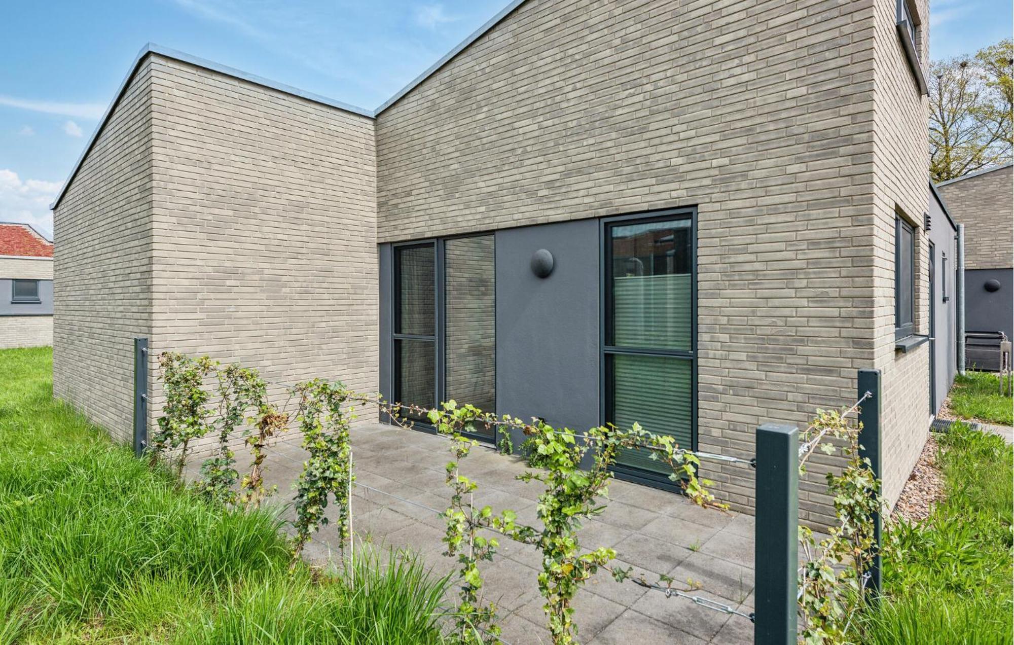 Awesome Home In Lembruch-Duemmer See With Kitchen Eksteriør bilde