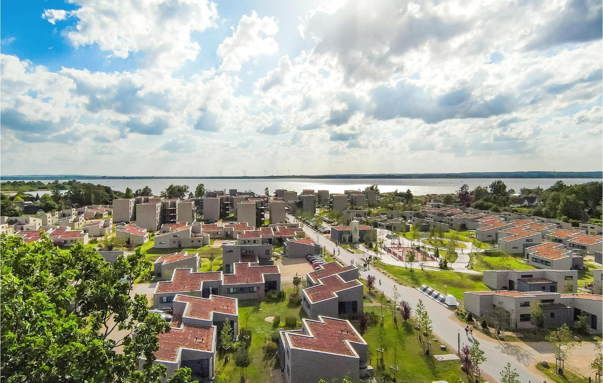 Awesome Home In Lembruch-Duemmer See With Kitchen Eksteriør bilde